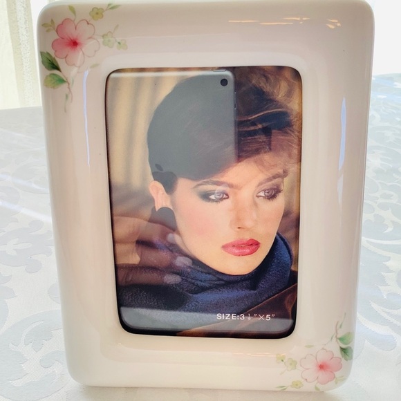 🔥🔥🔥5x7  & 31/2x5 picture Frames, White, Pink Floral - Picture 7 of 10
